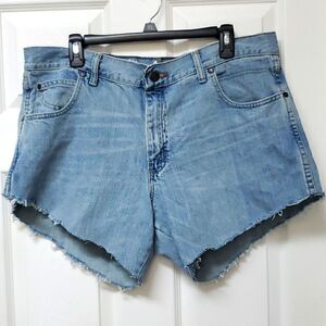 Wrangler retro, cut off jeans, size 38 waist